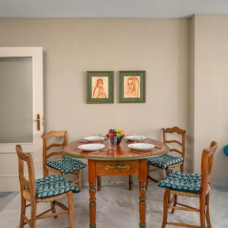 View By Lica Homes شقة ماربيا